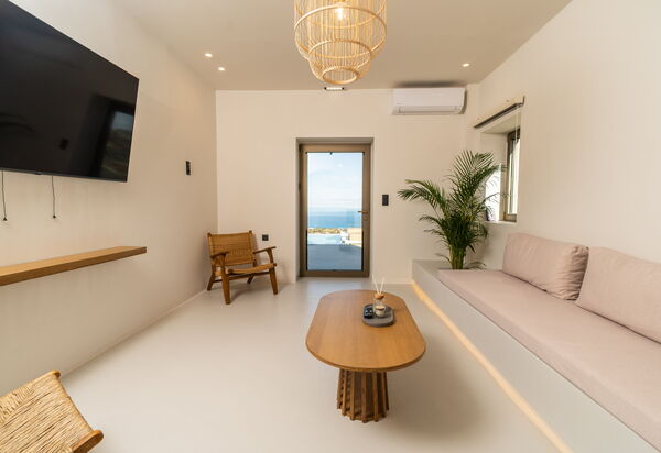 Lofos Horizon Villa: Living Room
