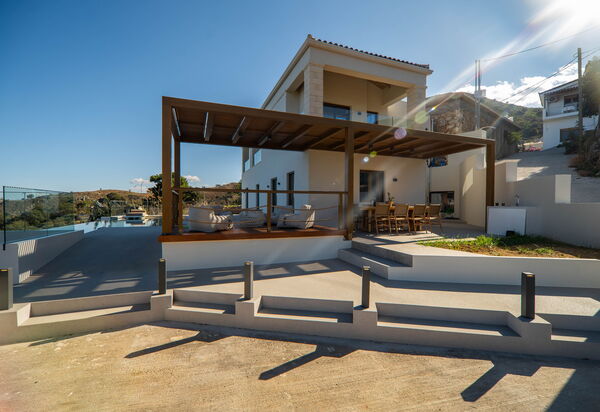Lofos Horizon Villa: Building Exterior, Outdoor