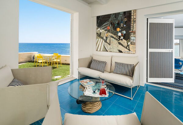 Montalbano Suite: Cuisine, Salon