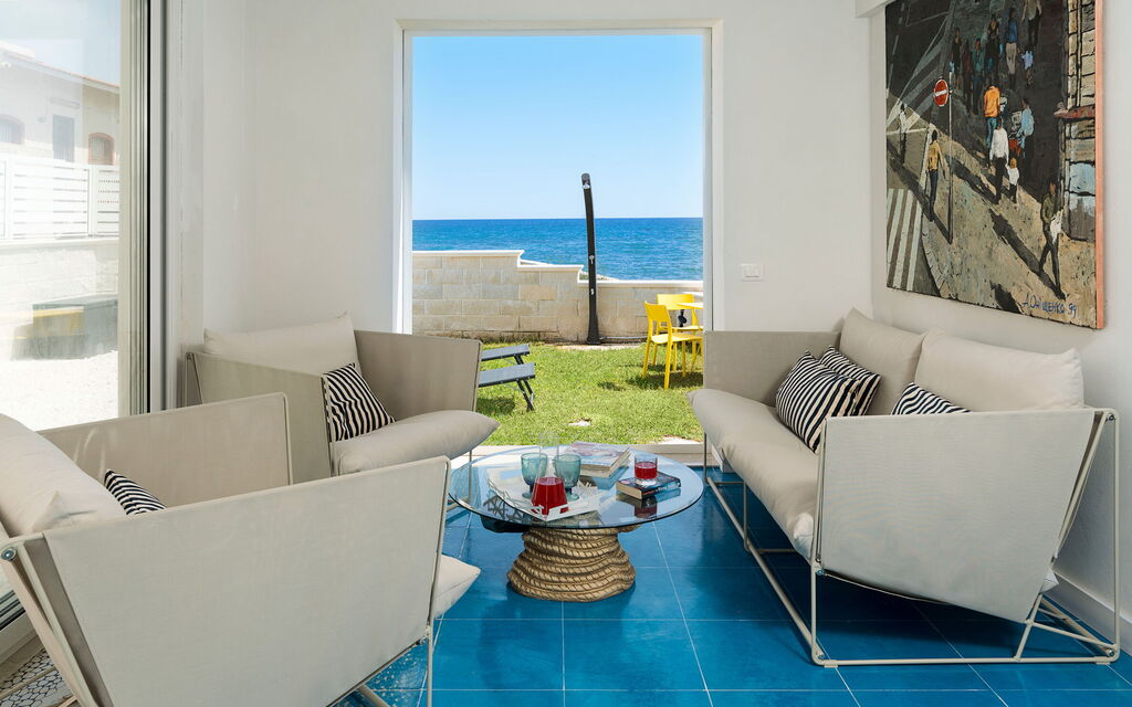 Montalbano Suite: Kitchen, Living Room