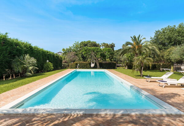 Villa Saracina: Außen, Draussen, Garten, Schwimmbad