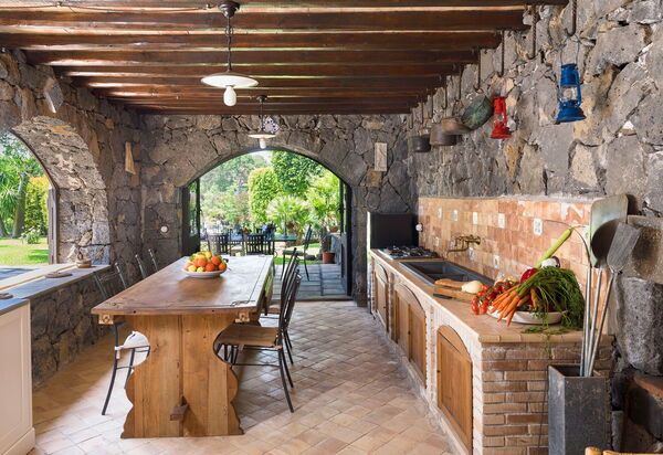 Villa Saracina: Esszimmer, Küche