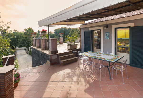 Villa Saracina: Außen, Balkon / Terrasse / Patio, Draussen