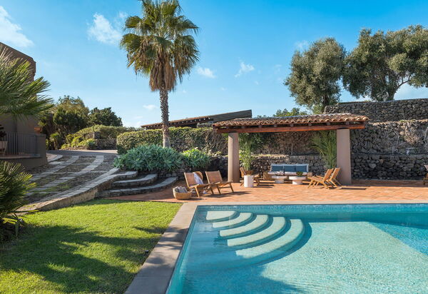 Villa Continella: Have, Udendørs, Udvendige