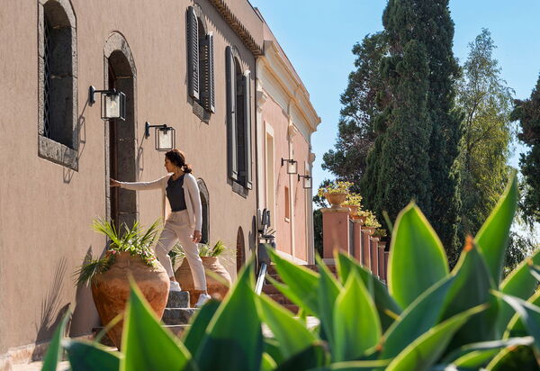 Villa Continella: Udendørs, Udvendige