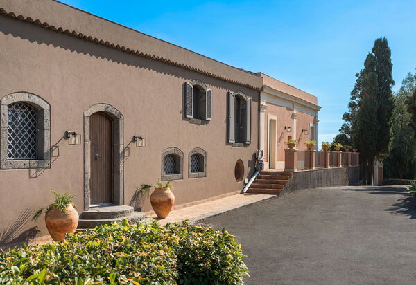 Villa Continella: Udendørs, Udvendige