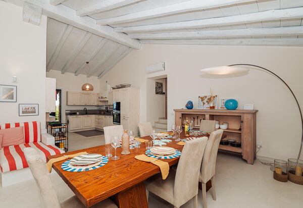 Villa Marinella: Гостиная, Столовая