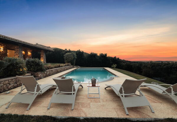 Villa Marinella: бассейн, Экстерьеры