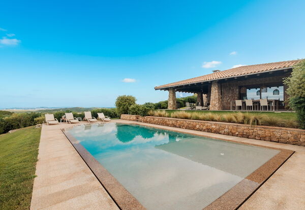 Villa Marinella: бассейн, Экстерьеры