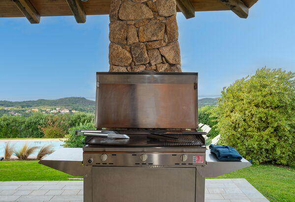 Villa Marinella: бассейн, Экстерьеры