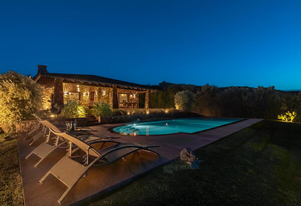 Villa Marinella: бассейн, Экстерьеры