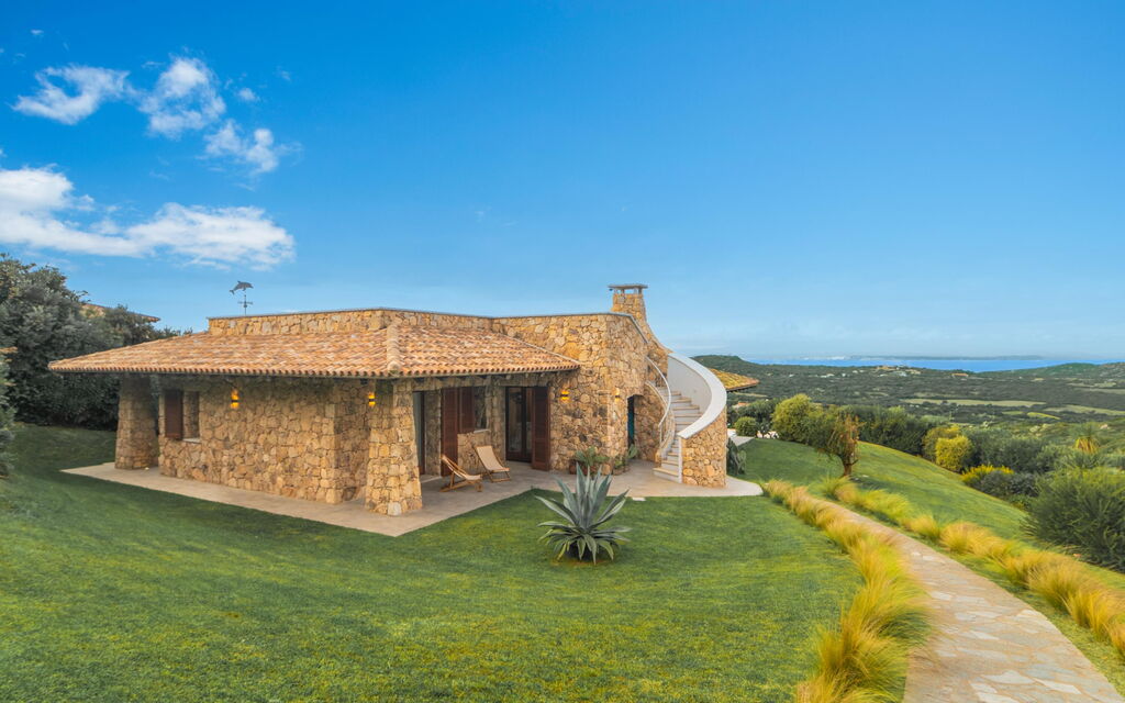 Villa Marinella: Building Exterior