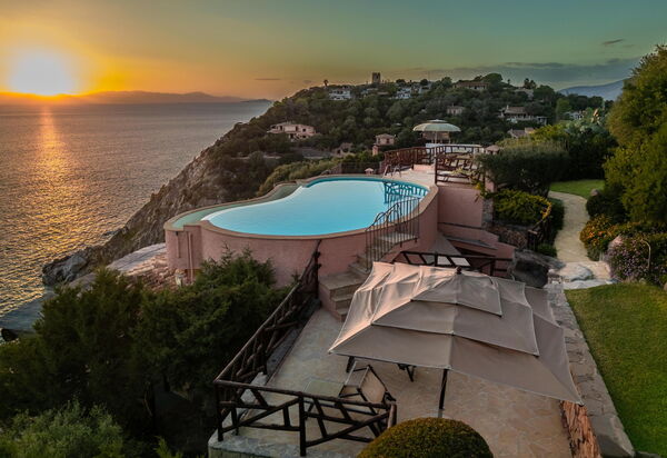 Villa Atlantide: бассейн, Взгляды, Открытый, Экстерьеры