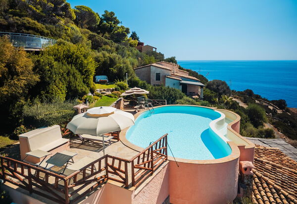 Villa Atlantide: бассейн, Взгляды, Открытый, Экстерьеры