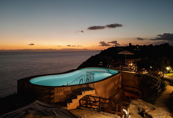 Villa Atlantide: бассейн, Взгляды, Открытый, Экстерьеры