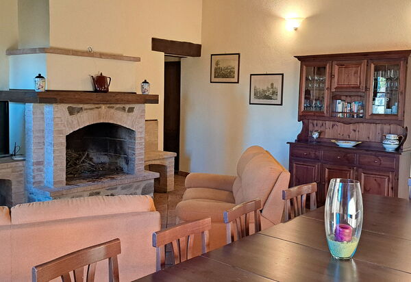 Podere Peteglia: Salle à manger, Salon