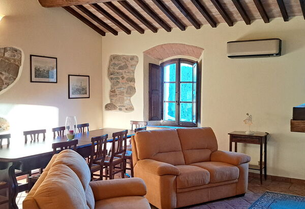 Podere Peteglia: Salle à manger, Salon