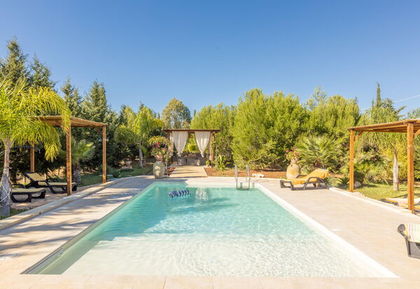 Villa Renedda: бассейн, Открытый, Экстерьеры