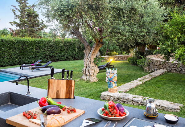 Villa Profumo D'Oriente: Открытый, Сад, Экстерьеры