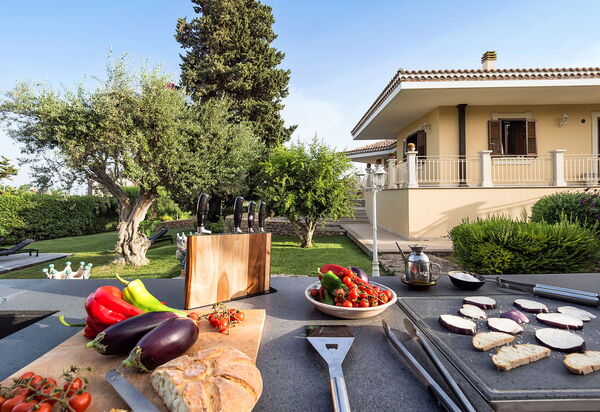 Villa Profumo D'Oriente: Открытый, Сад, Экстерьеры