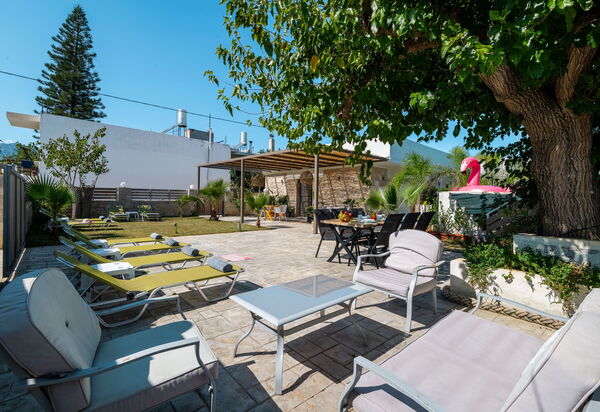 Villa Olympia: Altan / terrasse / gårdhave, Udendørs, Udvendige