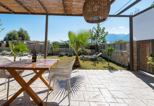 Villa Olympia: Altan / terrasse / gårdhave, Have, Udendørs, Udvendige