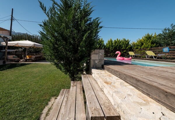 Villa Olympia: Have, Udendørs, Udvendige