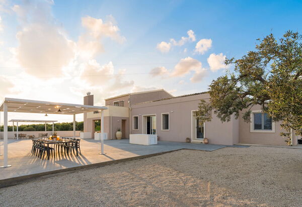 Dimora Bufalefi: Extérieur, Extérieurs