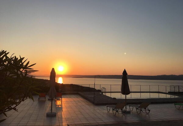 Villa Pi: Extérieur, Extérieurs, Vues