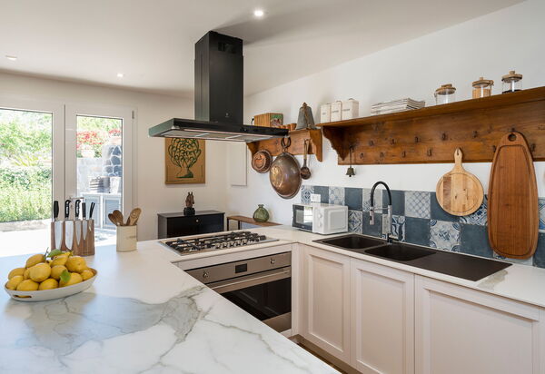 Casita: Kitchen