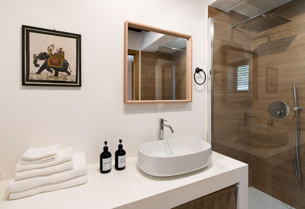 Casita: Bathroom