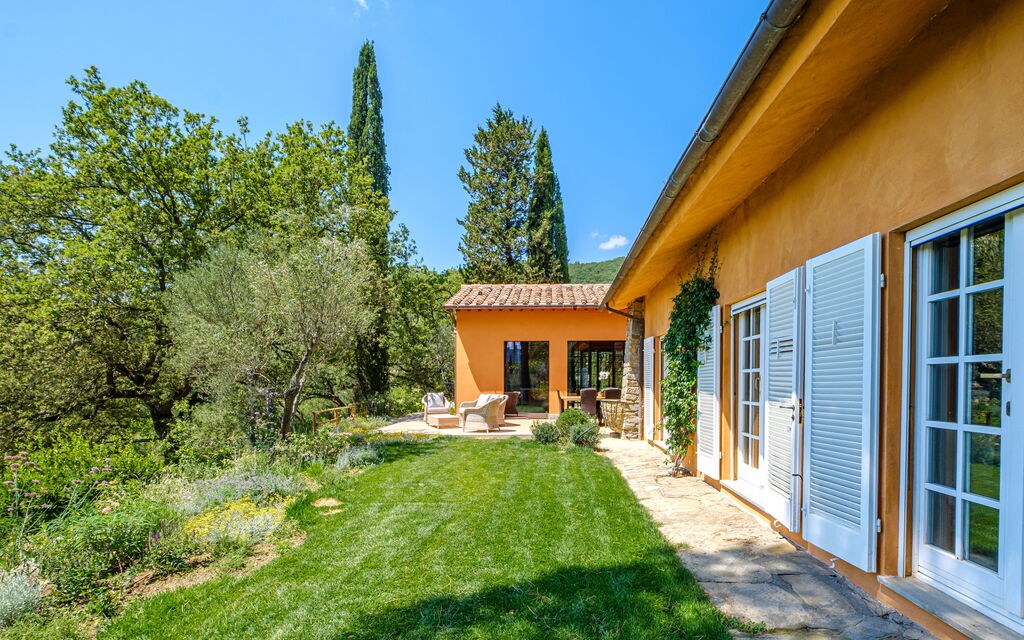 Villa Roseto: Building Exterior, Garden, Outdoor