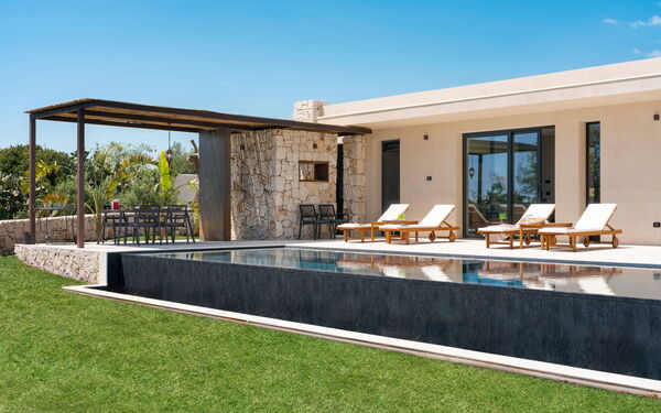 Eos Villa: Have, pool, Udendørs, Udvendige