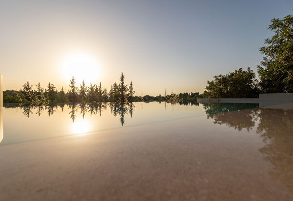 Villa Melia: бассейн, Взгляды, Открытый, Экстерьеры