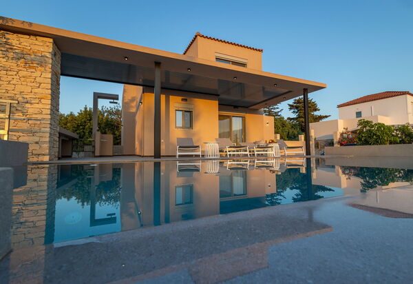 Villa Melia: бассейн, Открытый, Экстерьеры