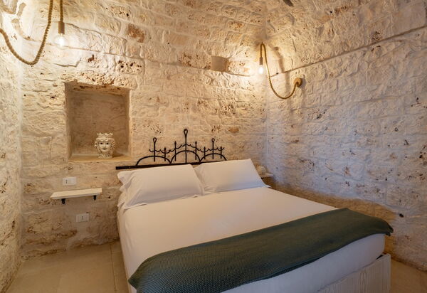 Villa Calanthia: Bedroom
