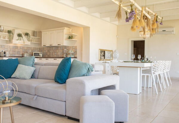 Villa Calanthia: Dining Room, Living Room