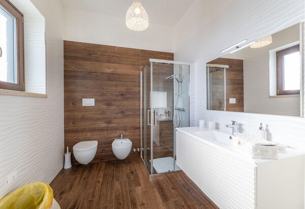 Villa Icaria: Bathroom