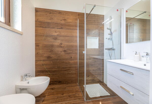 Villa Icaria: Bathroom