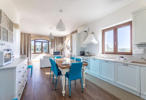 Villa Icaria: Dining Room, Kitchen