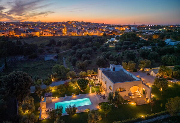 Villa Icaria: Pool, Scenic View